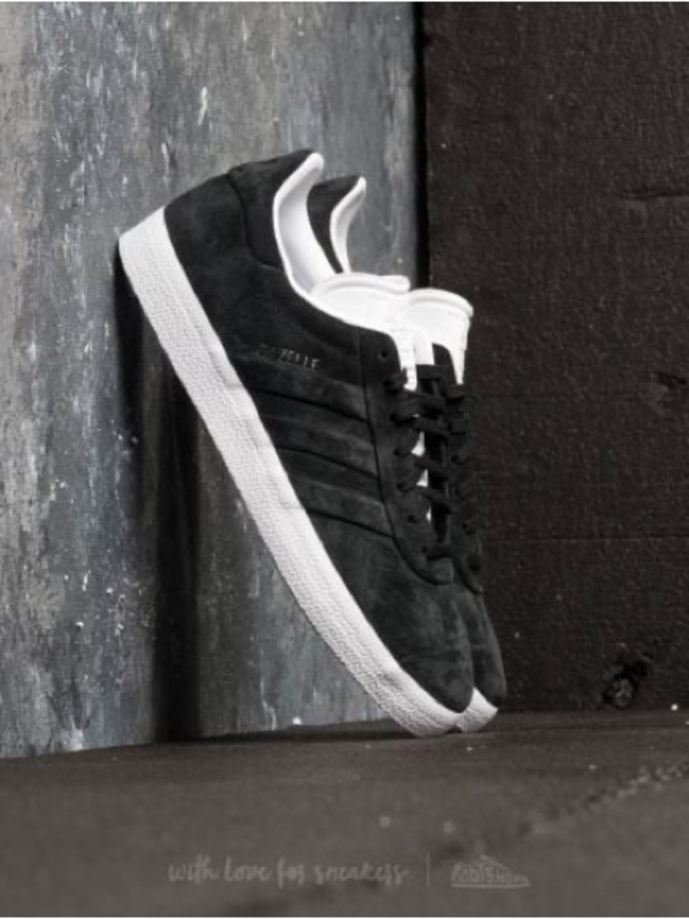 ADIDAS GAZELLE STITCH AND TURN
Core Black/ Core Black/ Ftw White